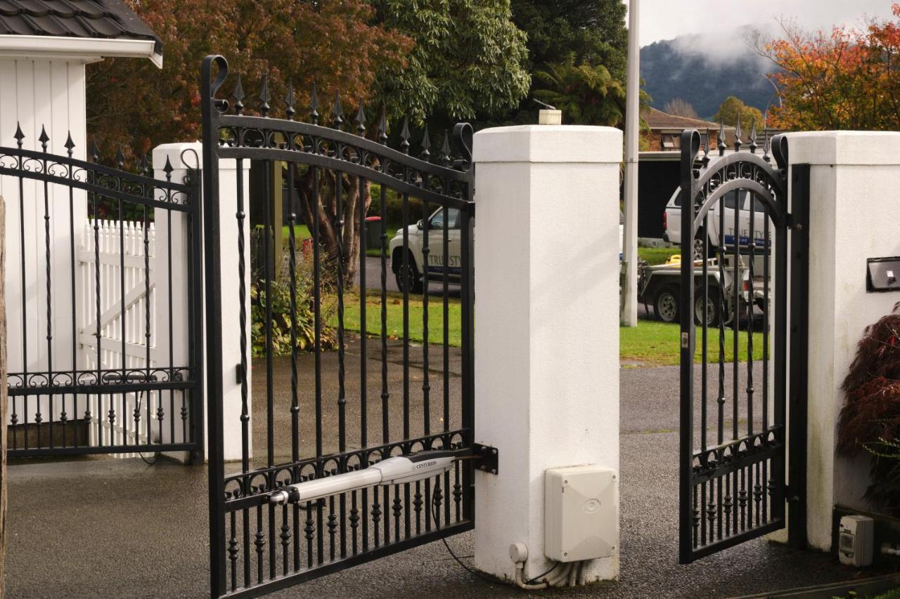 Victorian Designs - Spacious Home In Rotorua Central Exterior foto